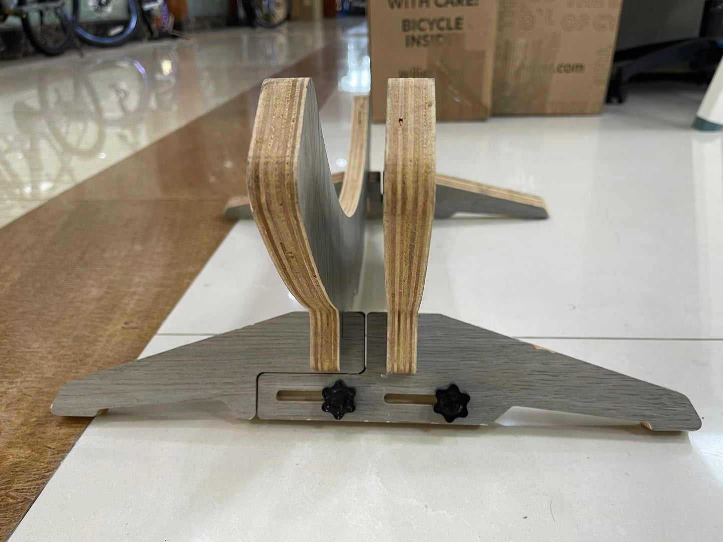 X-LAB XDS Plywood Adjustable Width Bike Display Stand - Image 2