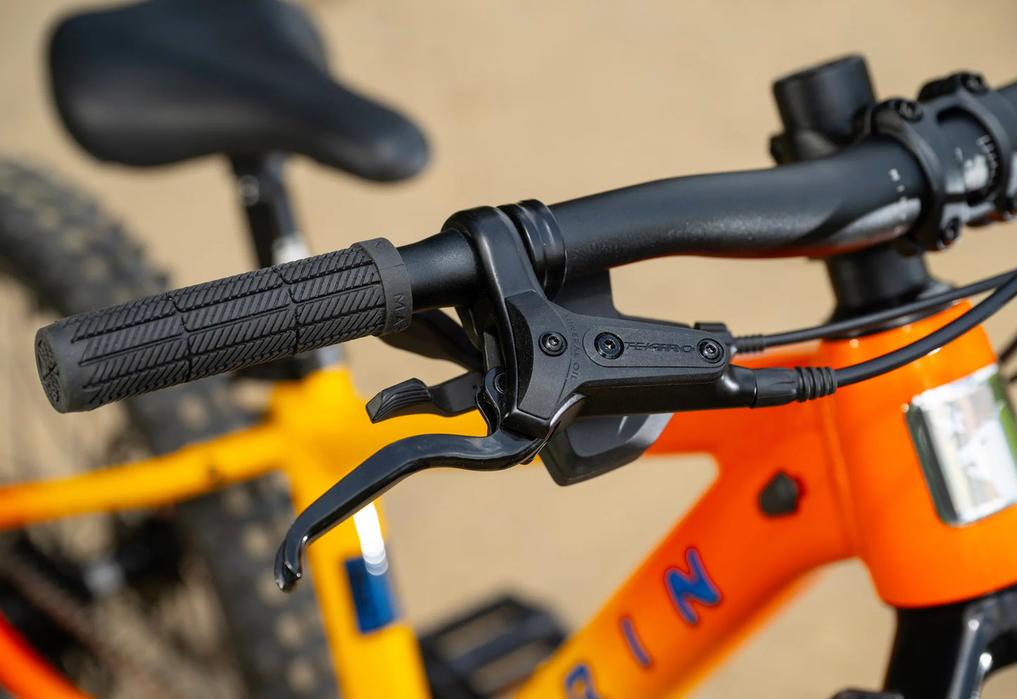 2025_MARIN_BIKES_SAN_QUENTIN_20_24_GRIP_LEVER
