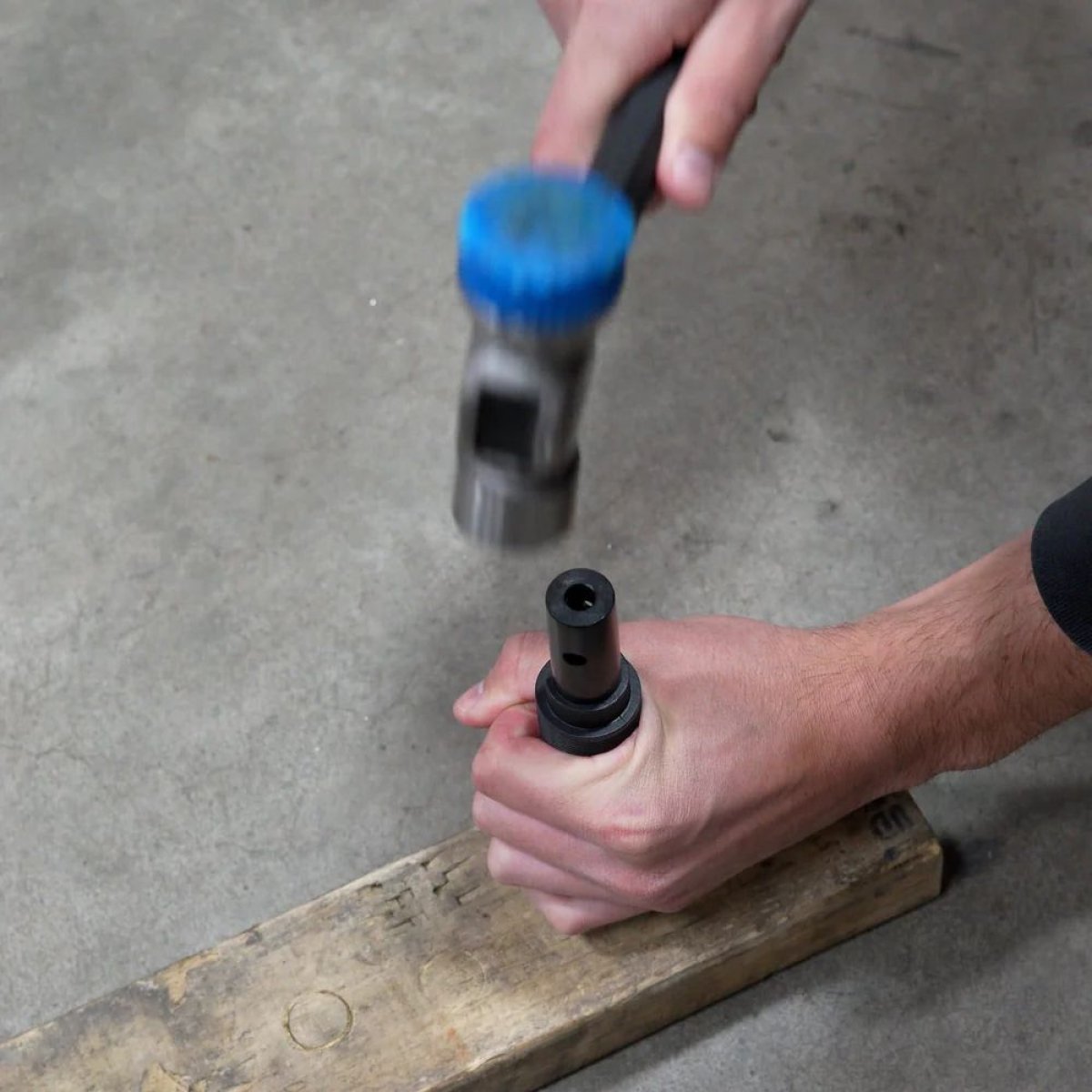 WOLF TOOTH - LOCKED-IN BAR END INSTALLATION GRIP PUNCH