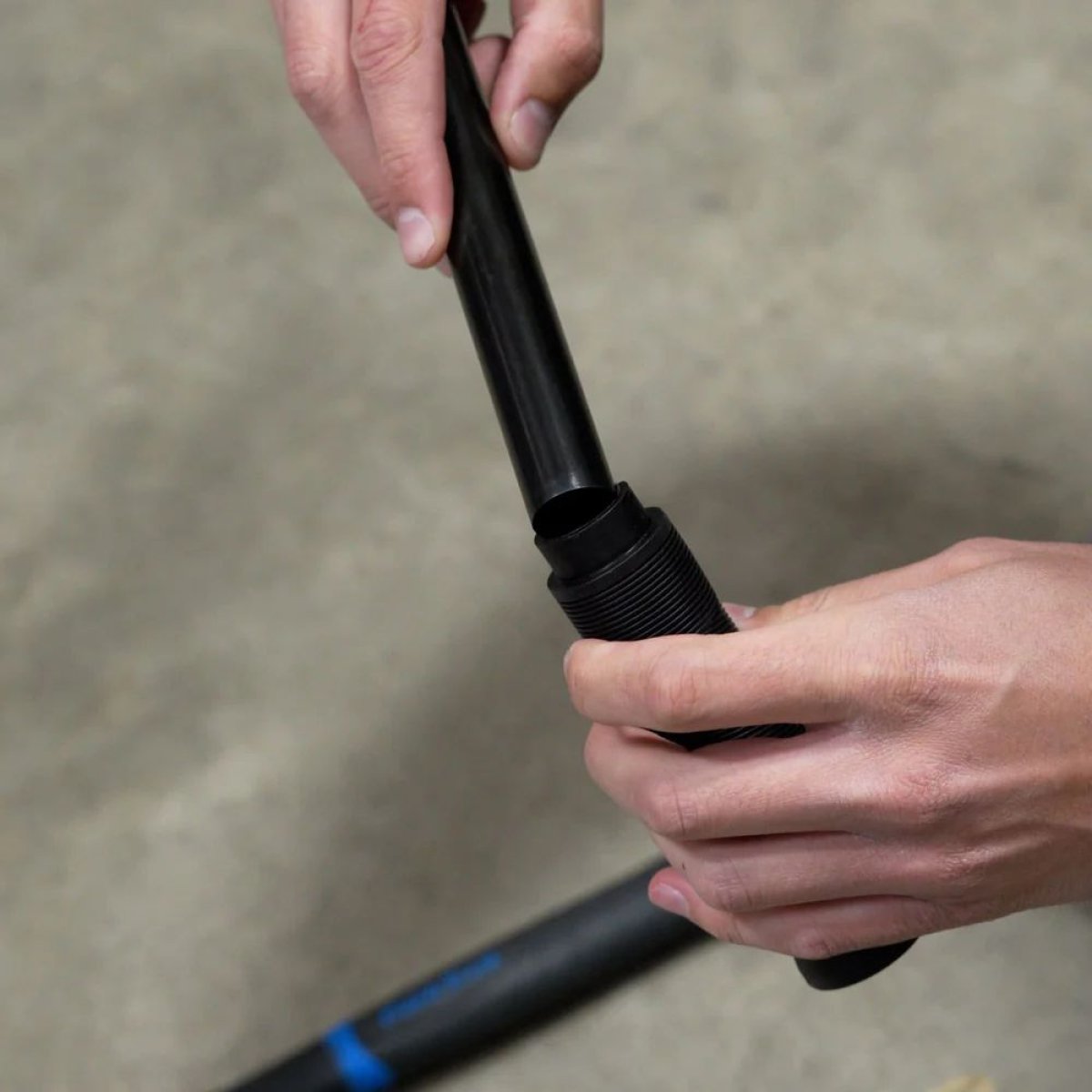 WOLF TOOTH - LOCKED-IN BAR END INSTALLATION GRIP PUNCH