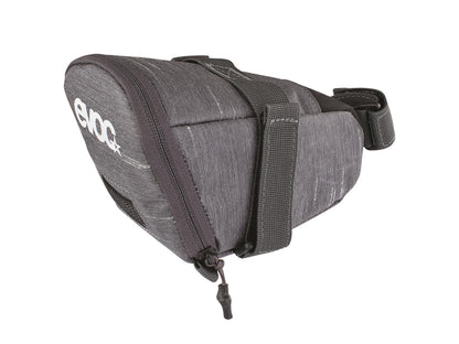 100606121-L-SEAT-BAG-TOUR_sml