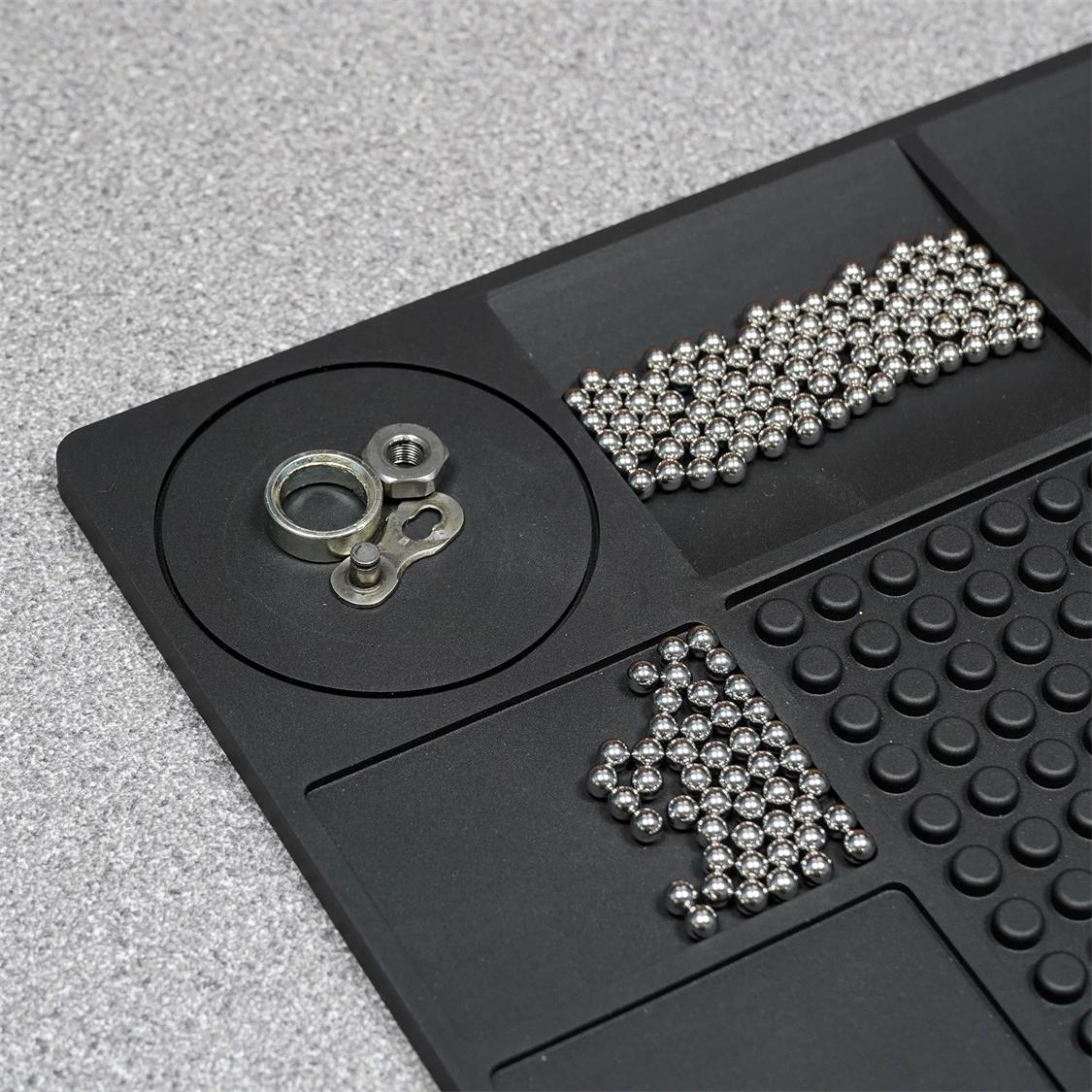 Rubber_Workshop_Mat_with_Magnet_4