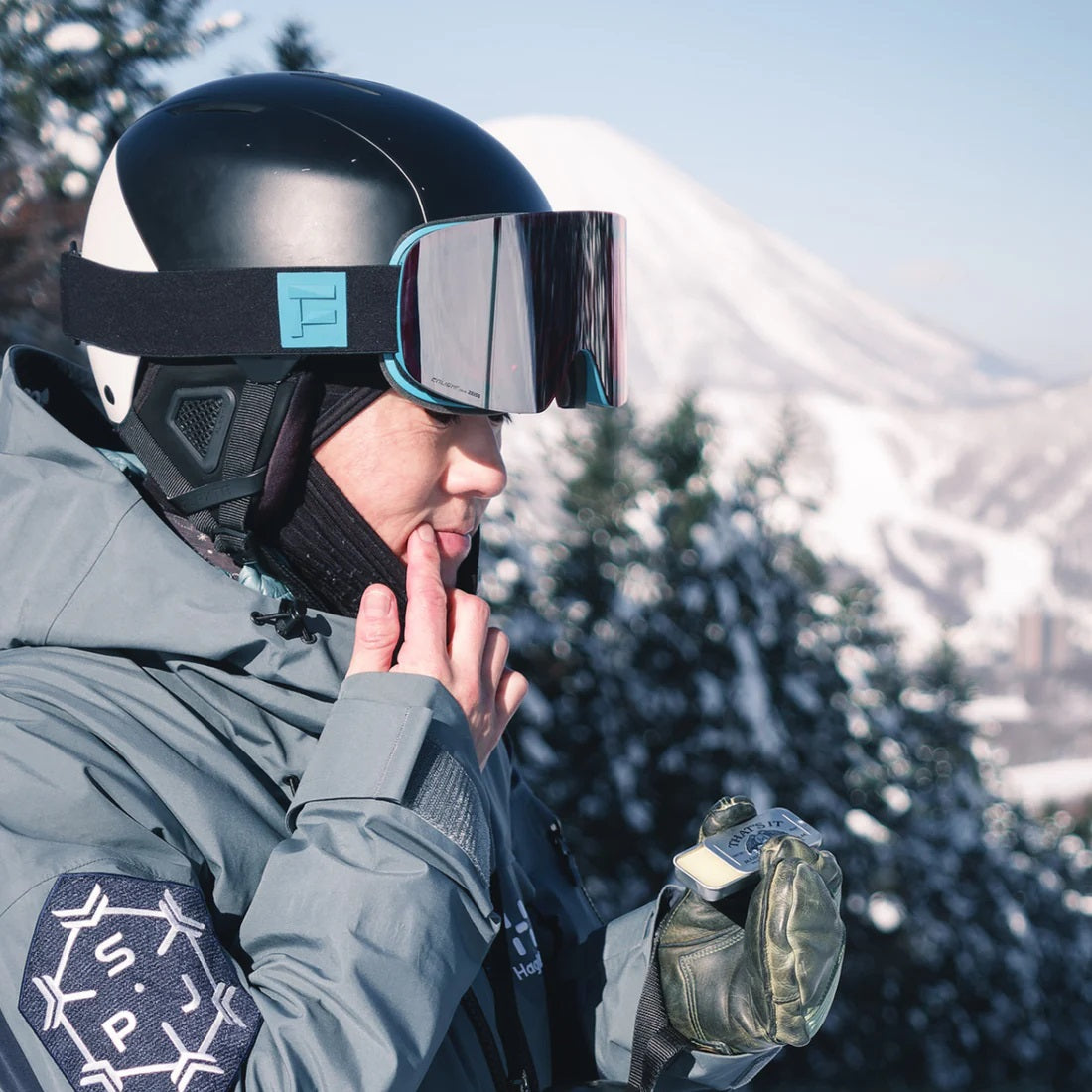 08SPF30_LipBalmMountains