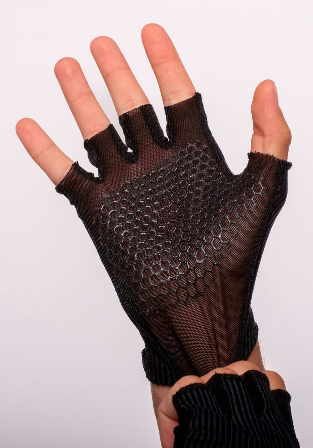 VeloToze Featherweight Aero Gloves - Image 3