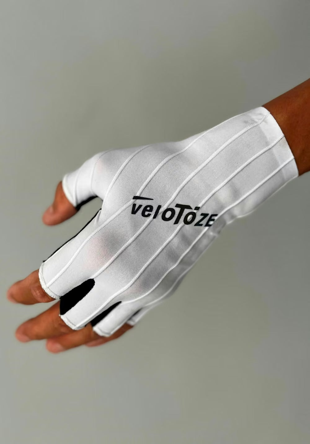 VeloToze Pro Aero Gloves White - Image 5