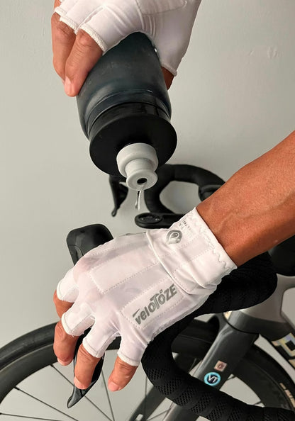 VeloToze Glacier Gloves White - Image 4