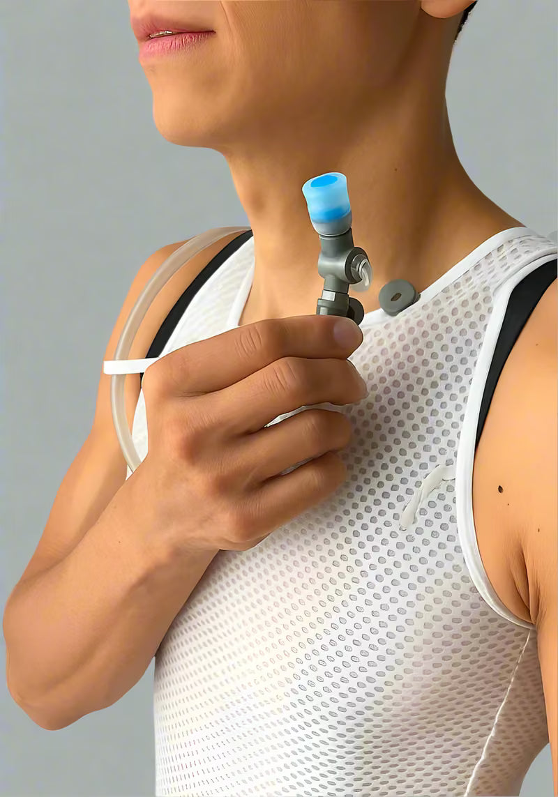 VeloToze Hydro Vest With Bladder - Image 3