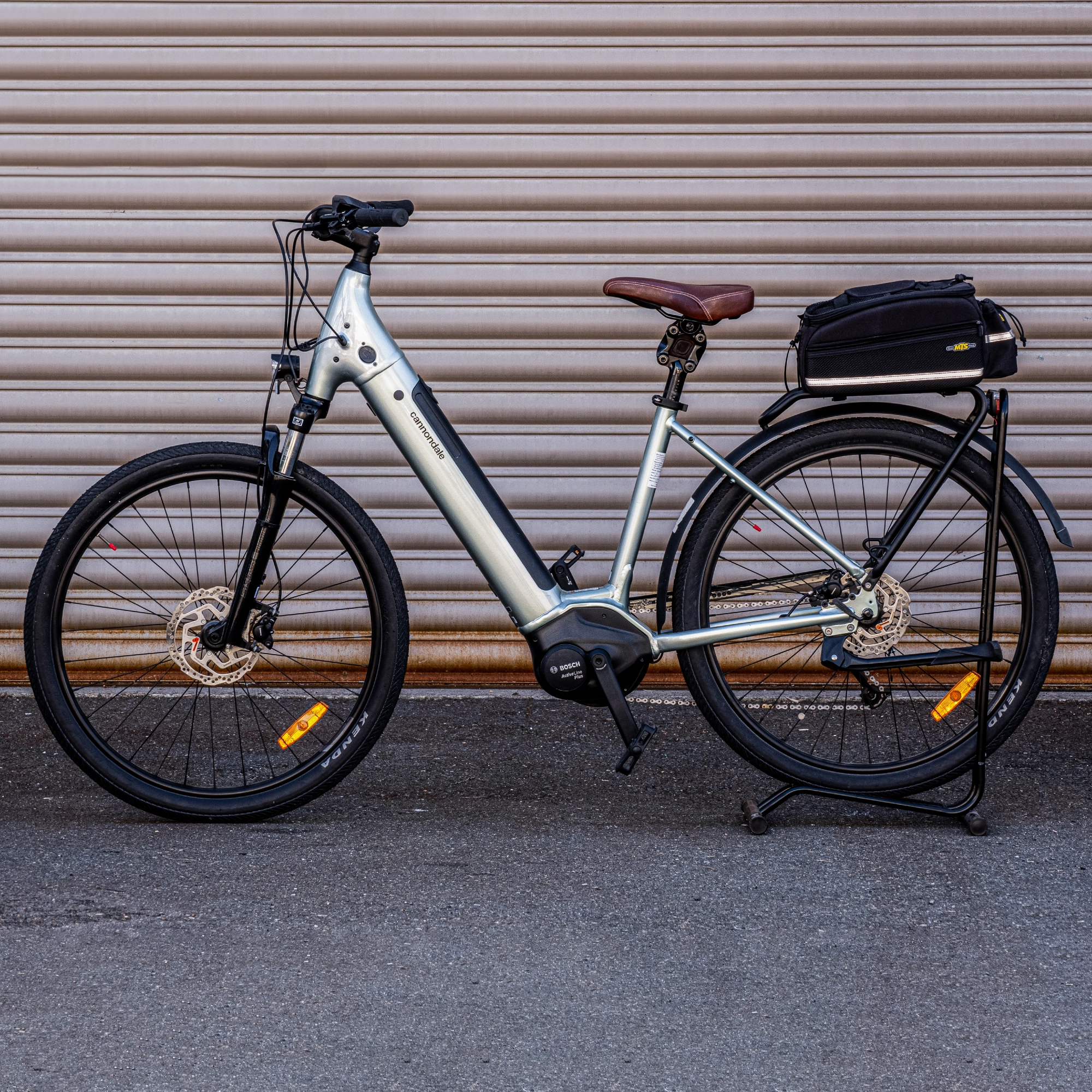 Cannondale Neo Adventure E-Bike Side