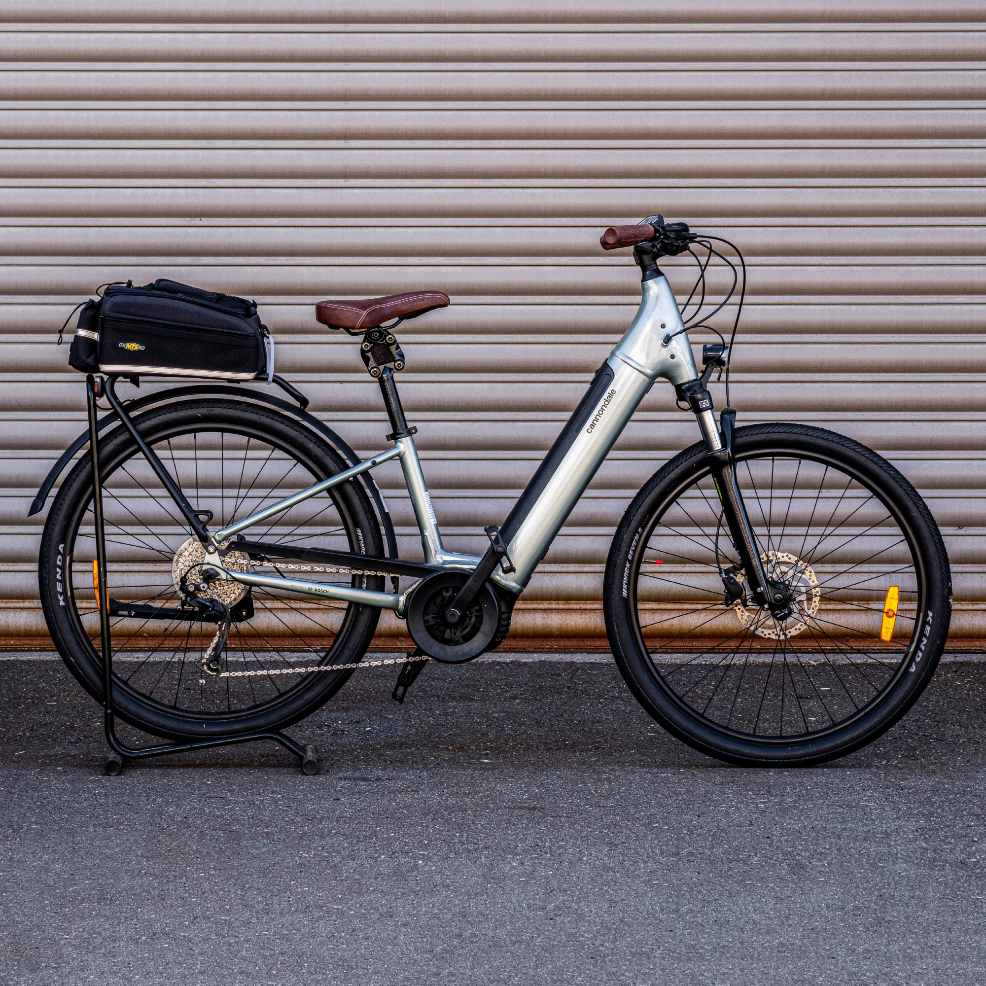 Cannondale Neo Adventure E-Bike Side 2