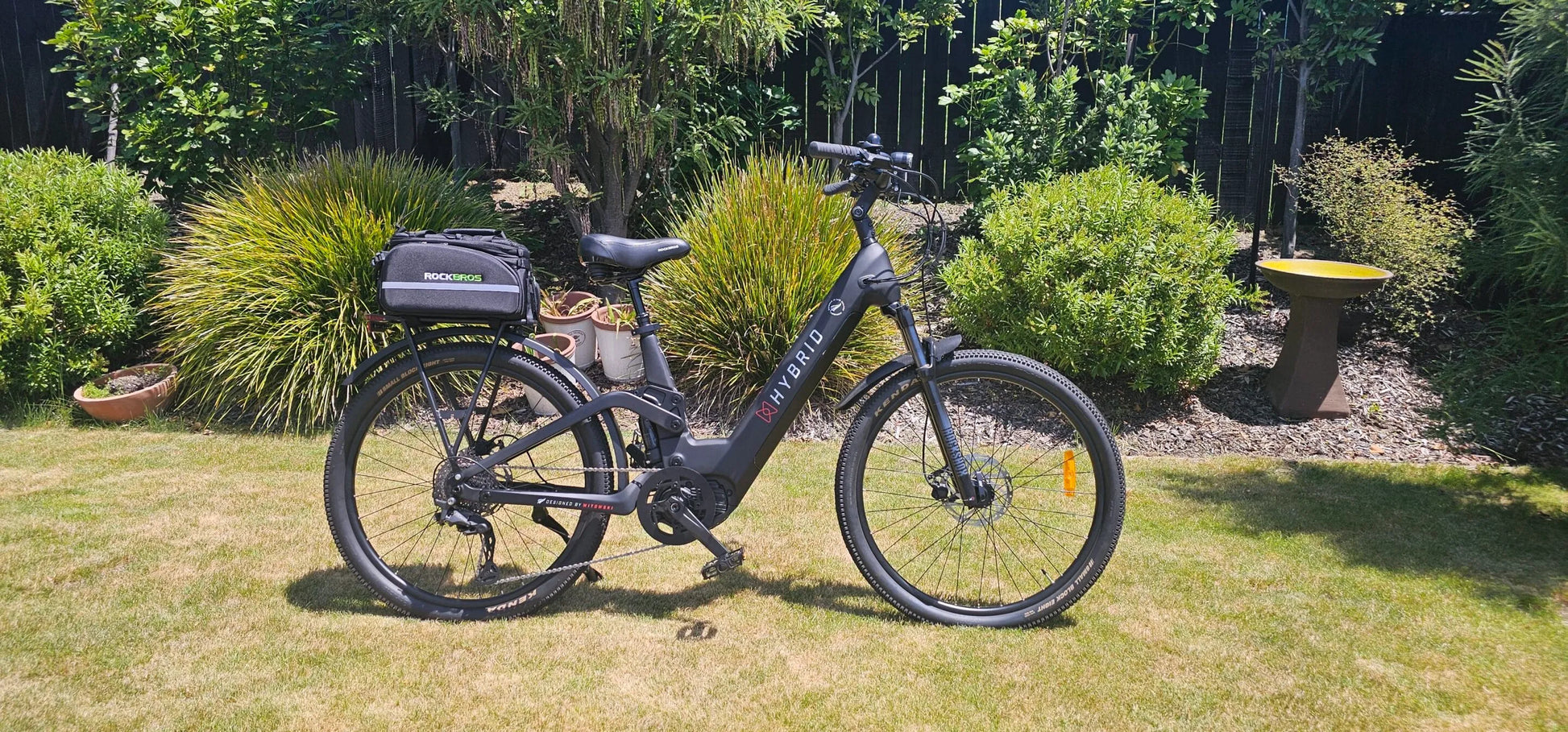 Hybrid F24 Full Suspension Photo On Lawn