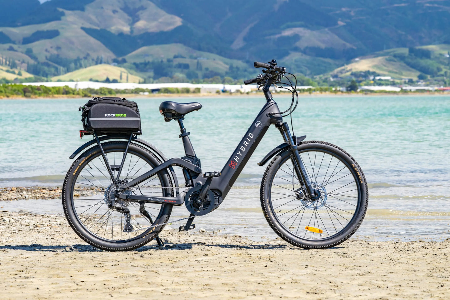 Hybrid F24 Full Suspension Lifestyle Shot On The Beach