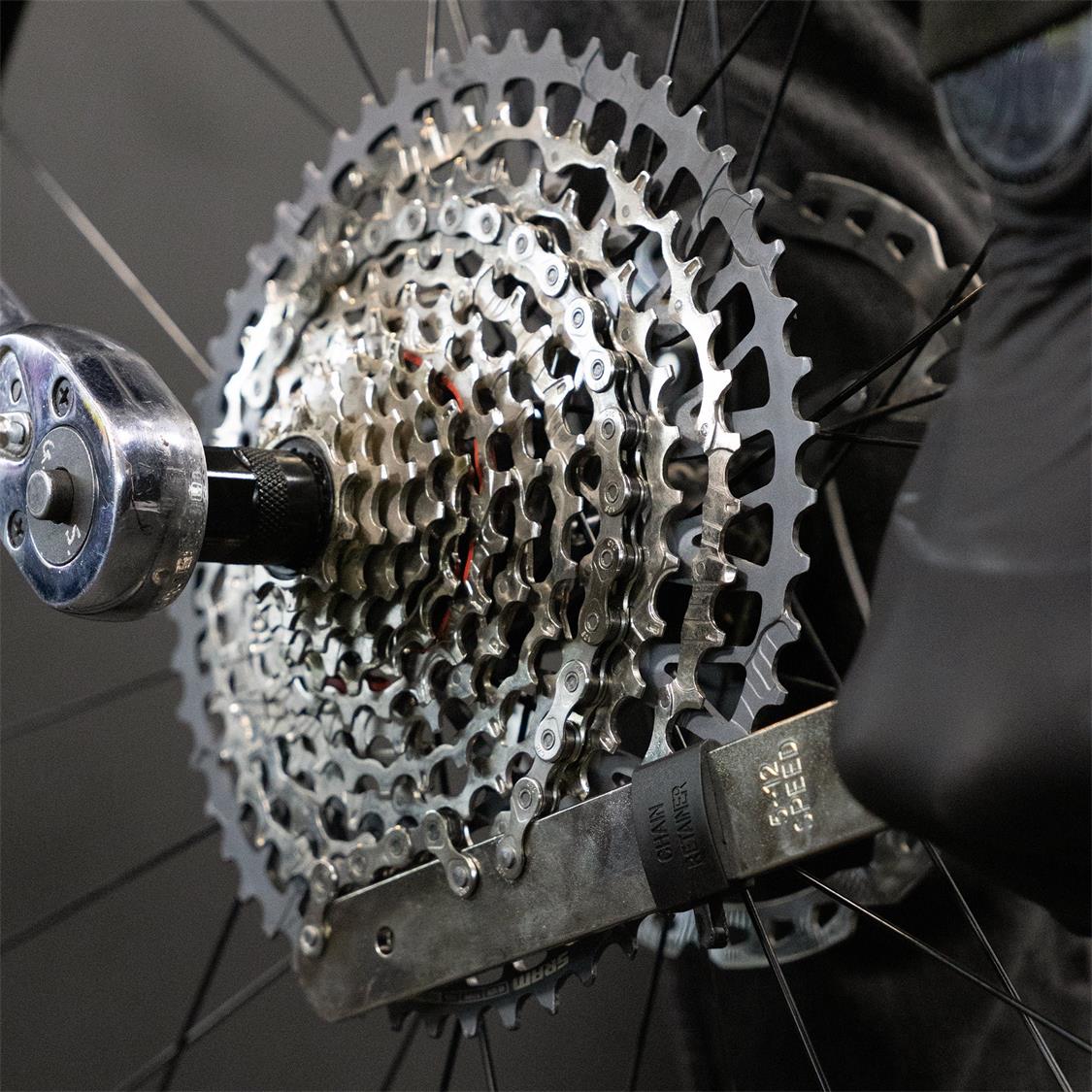 5_12_Speed_Chain_Whip_with_Retainer_5