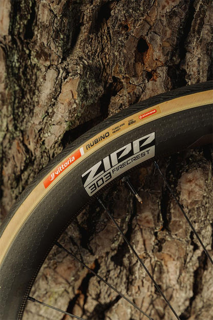 Rubino_V_Blk_Tan_TLR_Live1