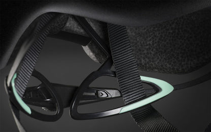 met-manta-mips-rear